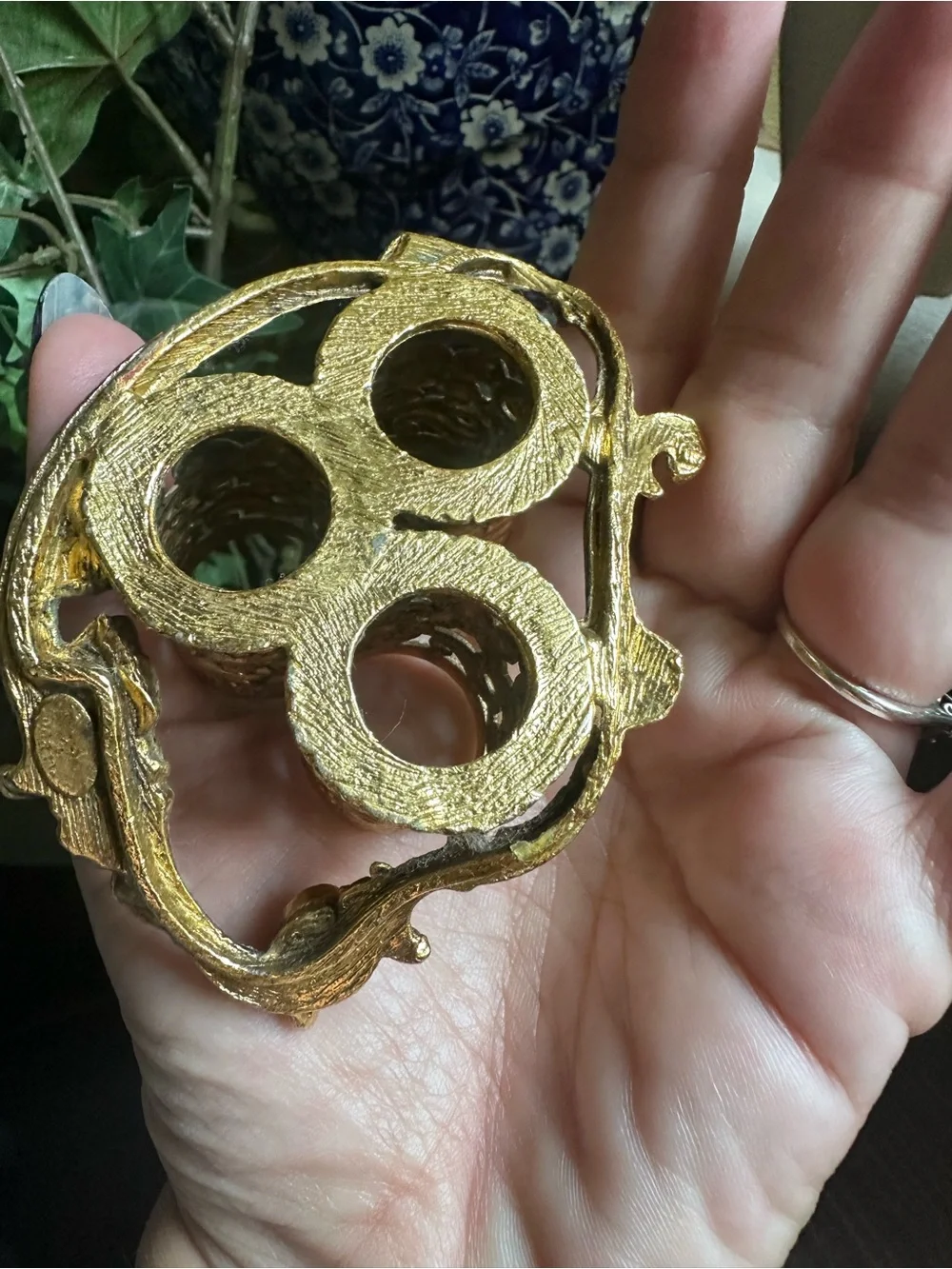 Vintage Ornate Metal Lipstick Holder - Gold Finish
